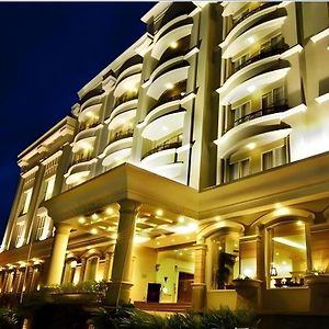 M - Regency Hotel Makassar